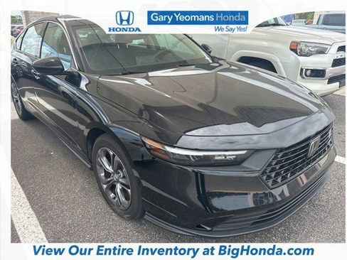 Used 2023 Honda Accord EX image 11