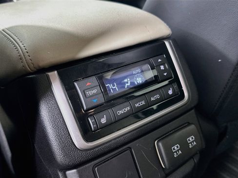 Used 2022 Subaru Ascent Limited w/ Technology Package AWD/4WD image 27