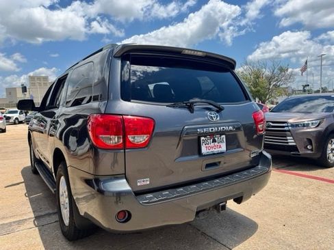 Used 2017 Toyota Sequoia SR5 w/ Premium Package RWD image 9