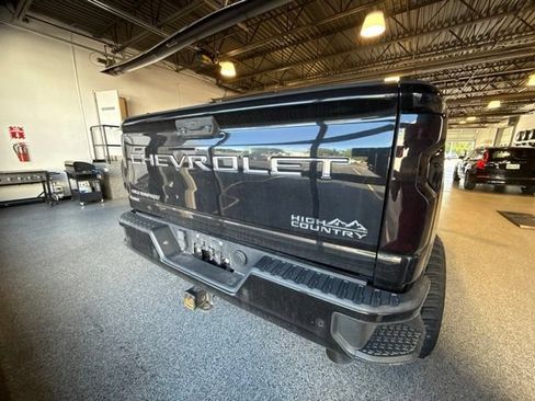 Used 2021 Chevrolet Silverado 2500 High Country w/ Z71 Off-Road Package AWD/4WD image 3