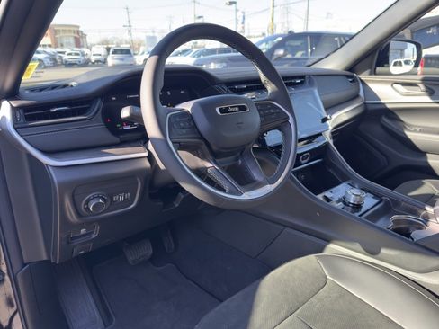 New 2026 Jeep Grand Cherokee Laredo image 12