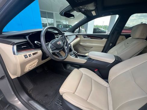 Used 2017 Cadillac XT5 Luxury w/ Driver Awareness Package AWD/4WD image 17