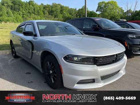 Used 2023 Dodge Charger SXT w/ Cold Weather Package RWD image 2