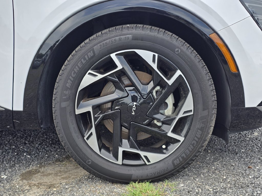 Used 2025 Kia Sportage SX FWD image 12