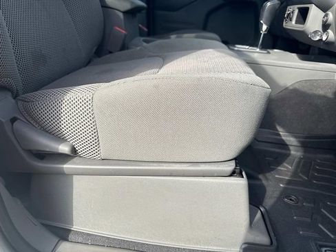 Used 2020 Nissan Frontier SV RWD image 17