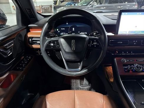 Certified 2023 Lincoln Aviator Reserve w/ Equipment Group 201A image 16
