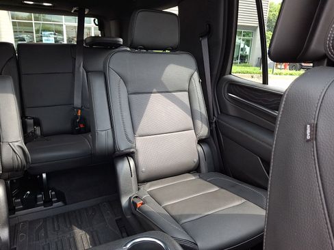 Used 2024 GMC Yukon Denali w/ Denali Reserve Package AWD/4WD image 19