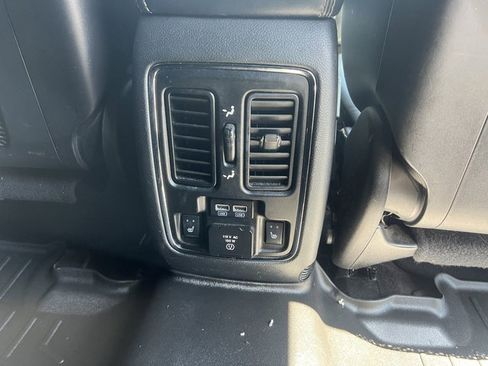 Used 2016 Jeep Grand Cherokee Limited image 23