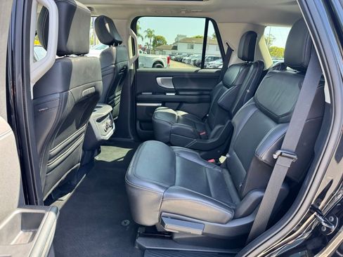 Used 2025 Ford Expedition Platinum AWD/4WD image 13