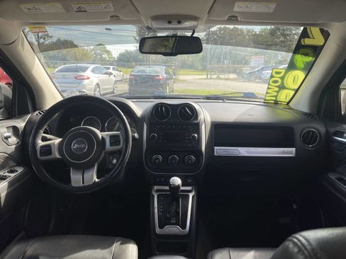 Used 2016 Jeep Compass Latitude image 10