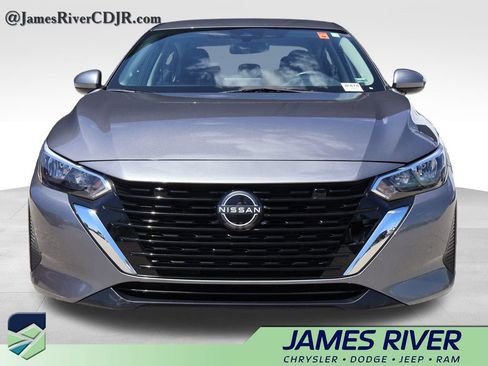 Used 2024 Nissan Sentra SV FWD image 7