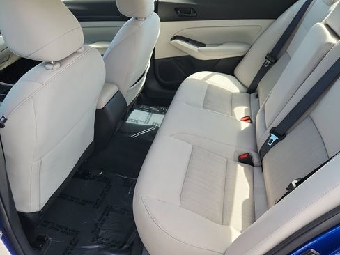Used 2025 Nissan Altima 2.5 SV FWD image 10