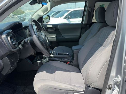 Used 2021 Toyota Tacoma SR RWD image 17