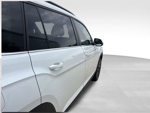 New 2026 Volkswagen Atlas SE image 32