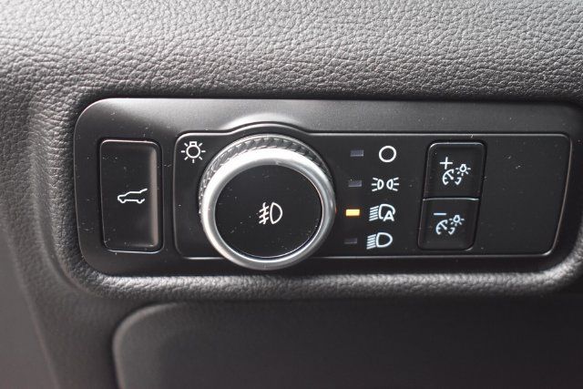 Used 2023 Ford Explorer XLT w/ Equipment Group 202A AWD/4WD image 27