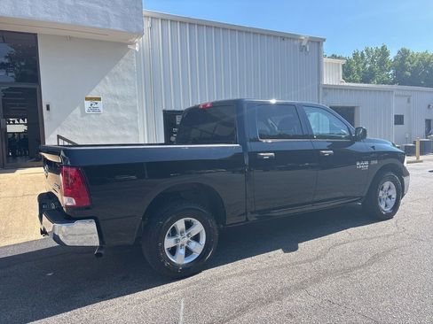 Used 2021 RAM 1500 4x4 Crew Cab Classic w/ Chrome Appearance Group image 3