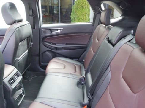 Used 2022 Ford Edge Titanium w/ Equipment Group 301A image 18