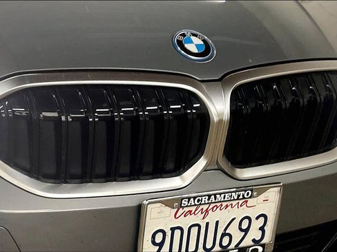 Used 2023 BMW 330e image 32