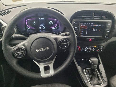 Used 2023 Kia Soul LX w/ LX Technology Package image 22