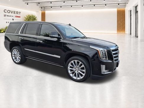 Used 2020 Cadillac Escalade Premium Luxury RWD image 1