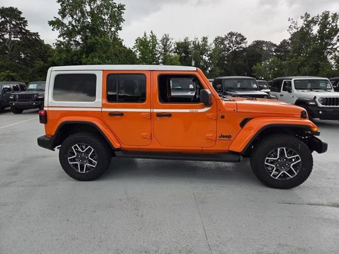 New 2026 Jeep Wrangler Unlimited Sahara w/ Whitecap Package AWD/4WD image 10