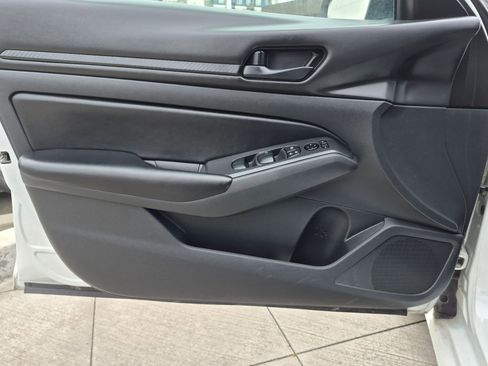 Used 2024 Nissan Altima 2.5 S FWD image 13
