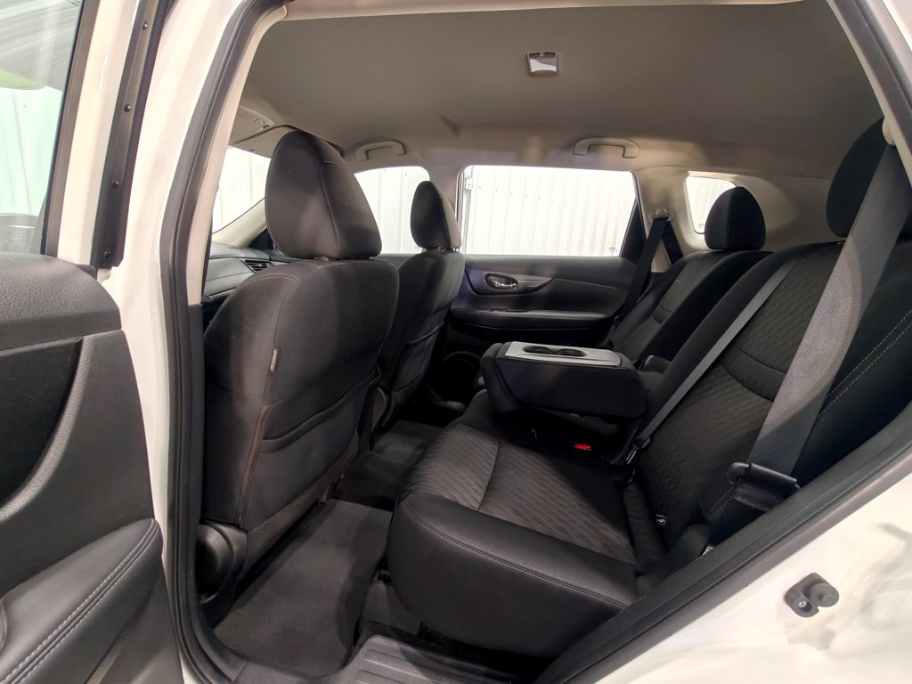Used 2017 Nissan Rogue S AWD/4WD image 28