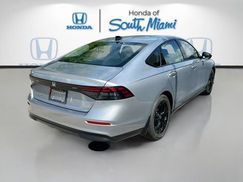 New 2025 Honda Accord SE image 6