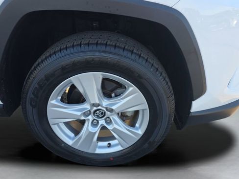 Used 2020 Toyota RAV4 XLE FWD image 26