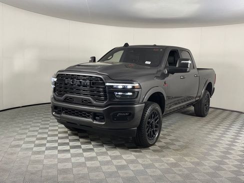 Used 2025 RAM 2500 Limited AWD/4WD image 3