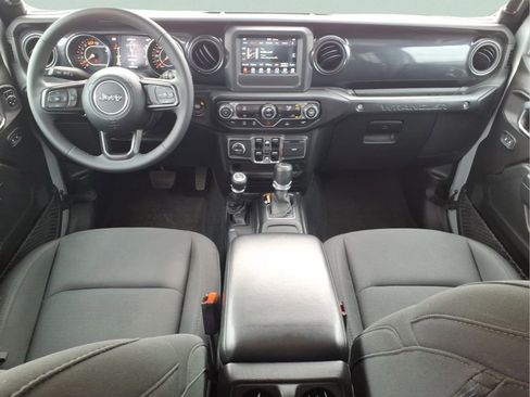 Used 2023 Jeep Wrangler Unlimited Sport AWD/4WD image 18