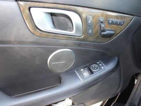 Used 2015 Mercedes-Benz SLK 250 PREMIUM SPORT w/ Premium Package image 27