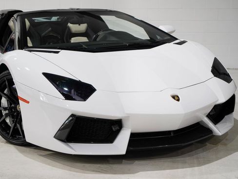 Used 2014 Lamborghini Aventador LP 700-4 image 25