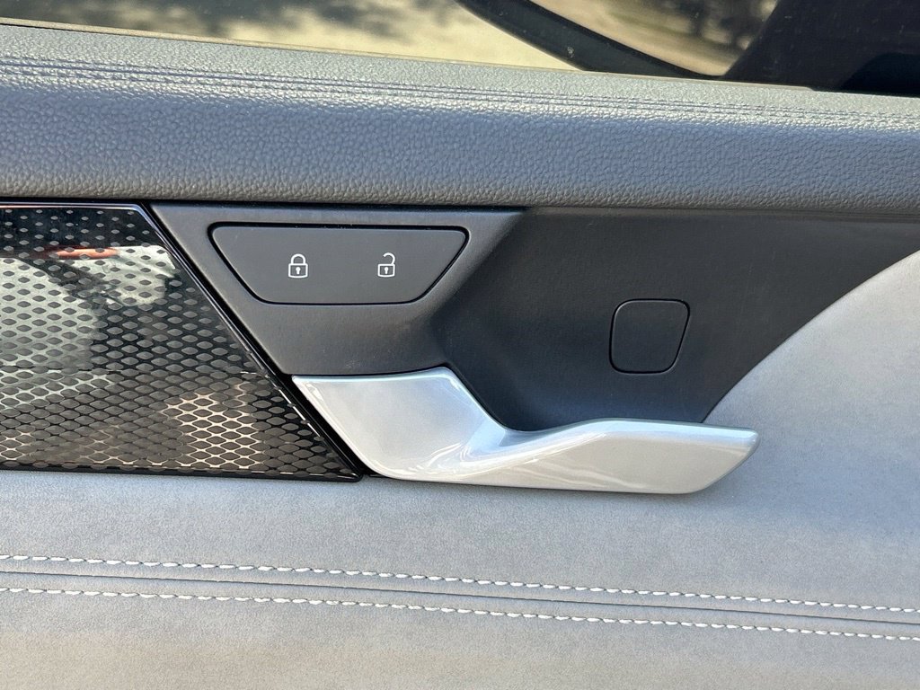 Certified 2025 Volkswagen Tiguan SE FWD image 18