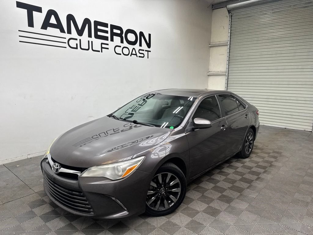 Used 2015 Toyota Camry XLE w/ Moonroof Package FWD image 2