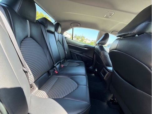 Used 2019 Toyota Camry SE w/ Carpet Mat Package FWD image 13