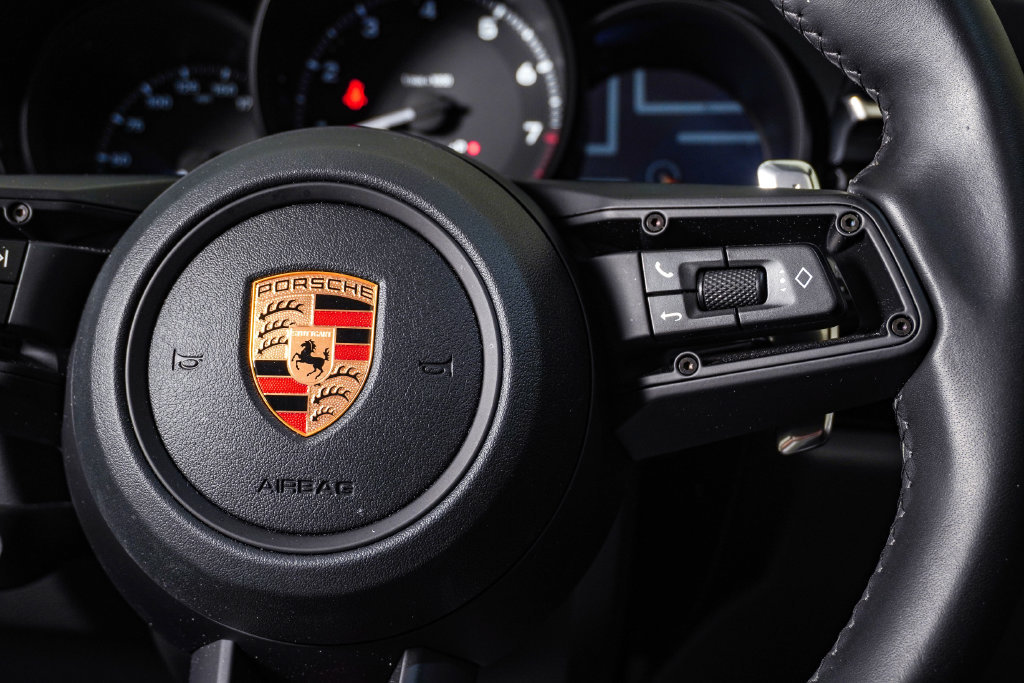 Certified 2026 Porsche Macan AWD/4WD image 19