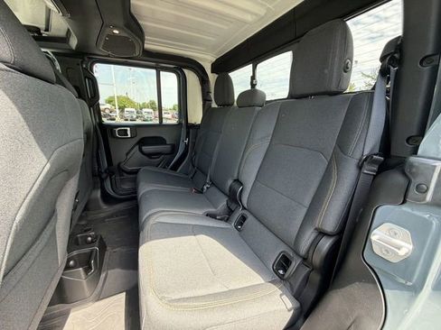 Used 2024 Jeep Gladiator Sport AWD/4WD image 24