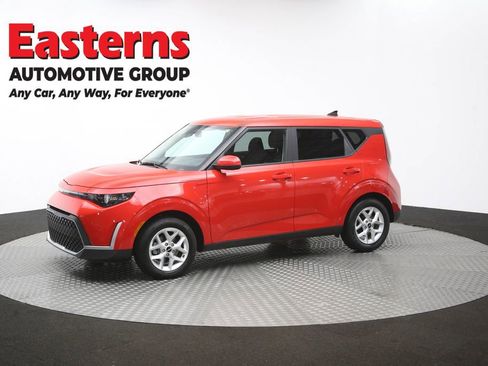 Used 2025 Kia Soul LX w/ LX Technology Package FWD image 57