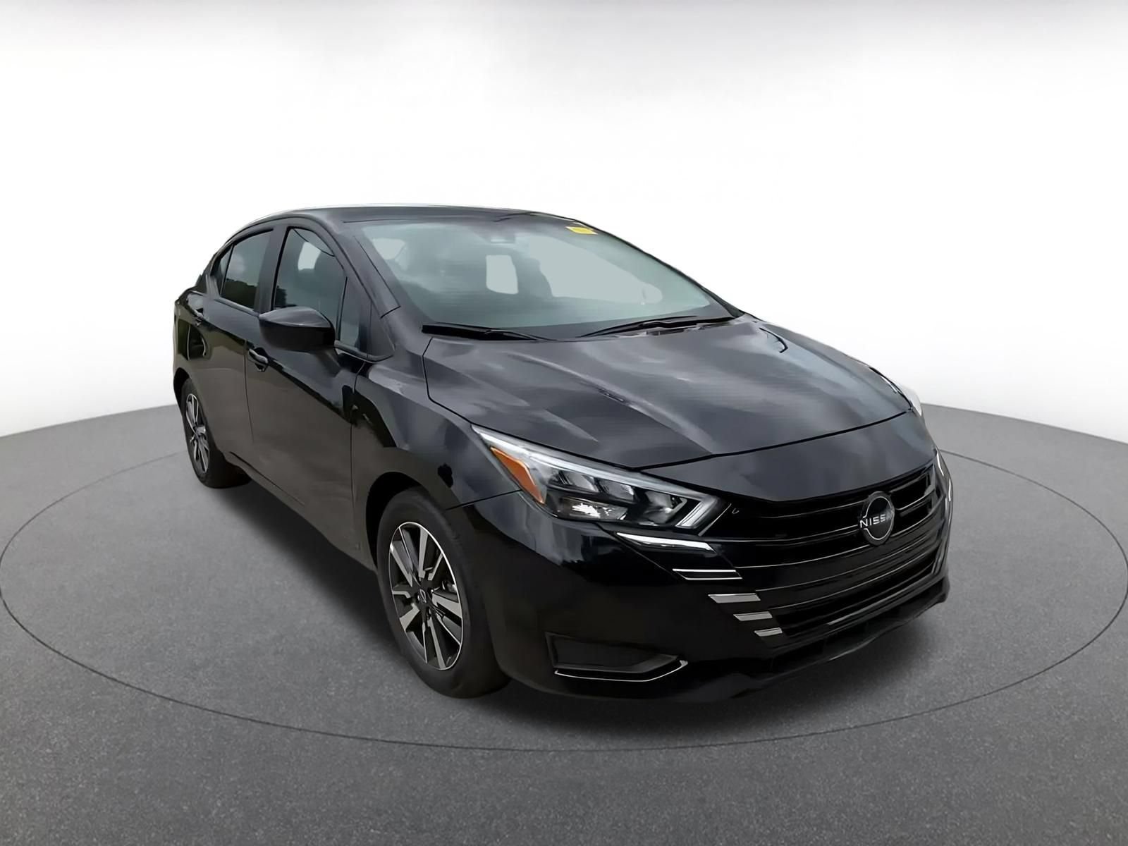 Used 2025 Nissan Versa SV FWD image 3