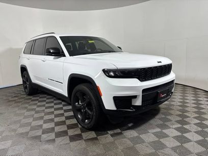 Used 2023 Jeep Grand Cherokee L Laredo
