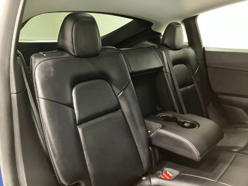 Used 2021 Tesla Model Y Long Range image 38