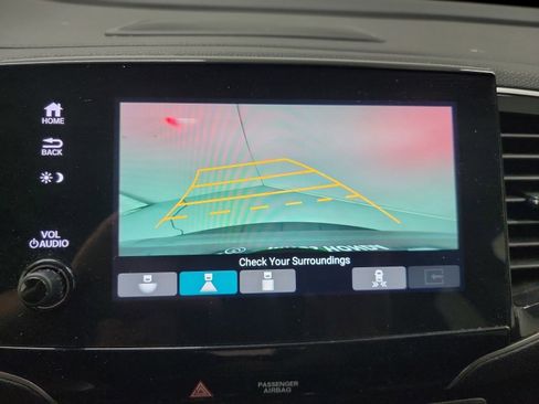 Used 2020 Honda Pilot Touring image 23