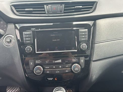 Used 2020 Nissan Rogue SV AWD/4WD image 12