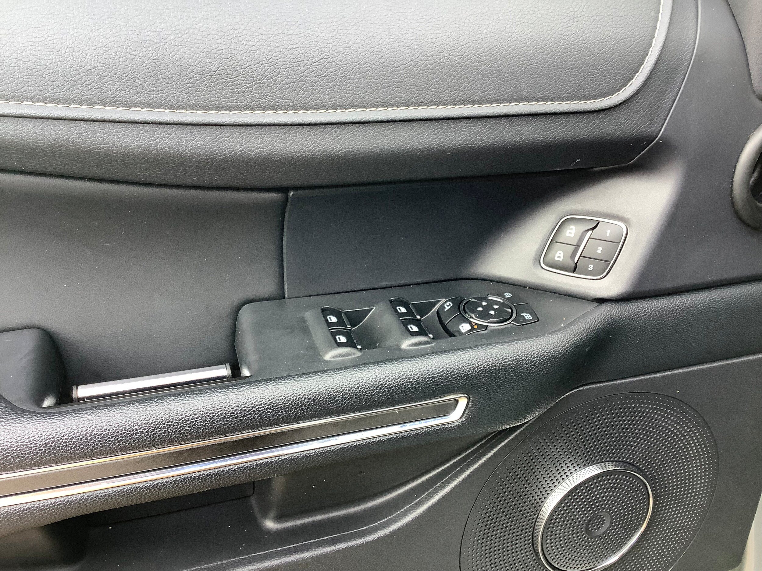 Used 2024 Ford Expedition XLT AWD/4WD image 7