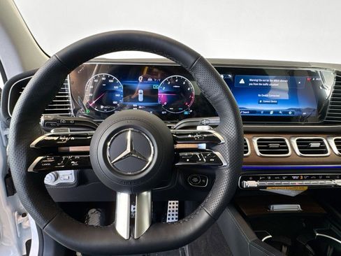 New 2026 Mercedes-Benz GLS 580 4MATIC image 11