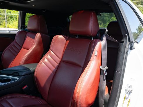 Used 2019 Dodge Challenger SRT Hellcat RWD image 26