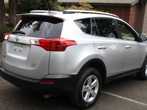 Used 2013 Toyota RAV4 XLE AWD/4WD image 3
