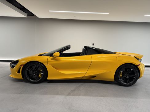 Used 2022 McLaren 720S Spider RWD image 15
