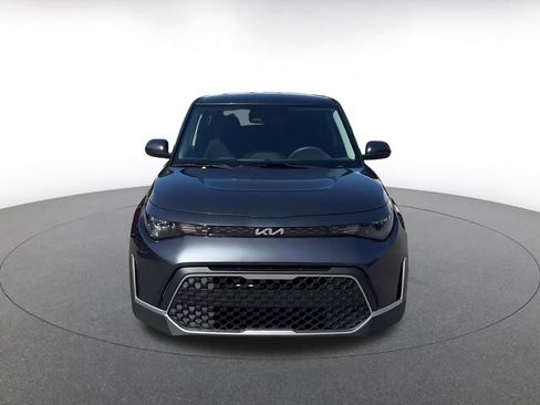 Used 2025 Kia Soul LX w/ LX Technology Package FWD image 3